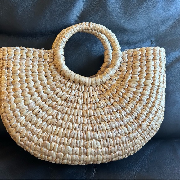 Seagrass and pom pom purse with strap - Picture 3 of 8